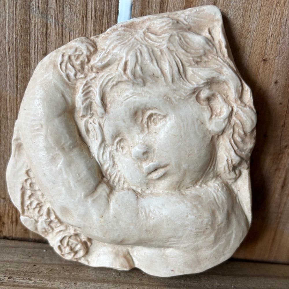 Vintage Hen-Feathers Hand Cast Sweet Cherub Wall Decor 4.5”x4.75”